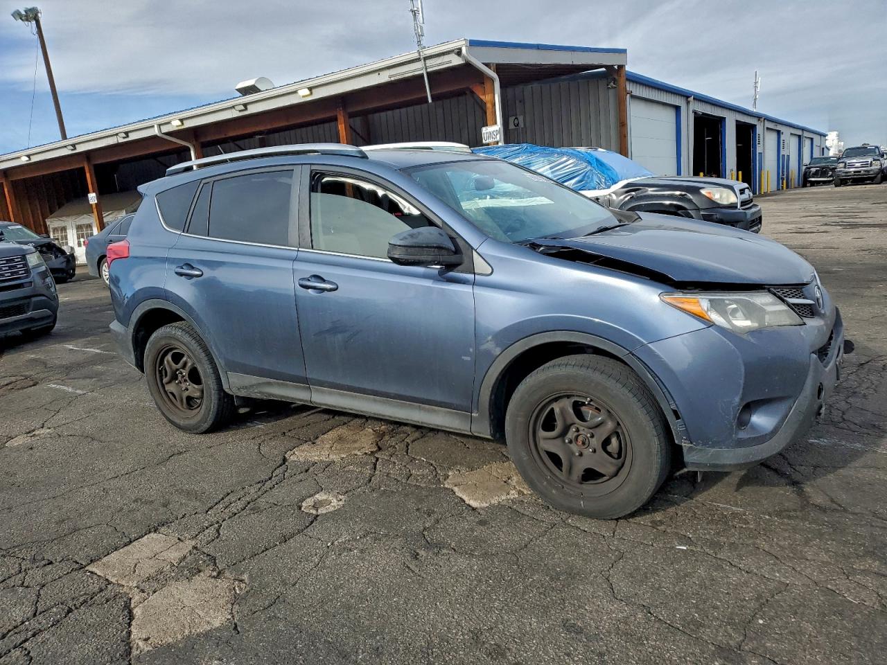 Toyota RAV4 Le Image 3