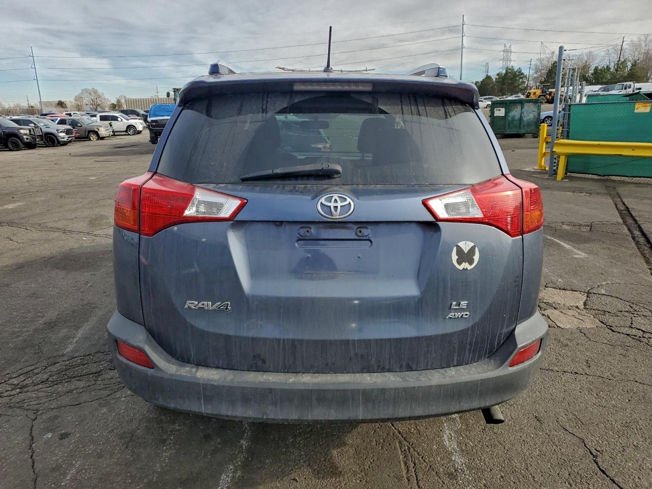 Toyota RAV4 Le Image 12