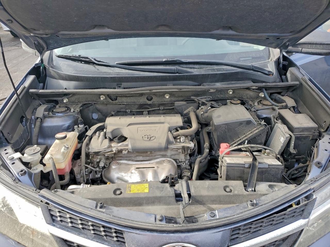 Toyota RAV4 Le Image 9