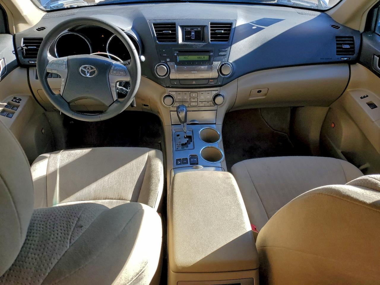 Toyota Highlander Sport Image 11