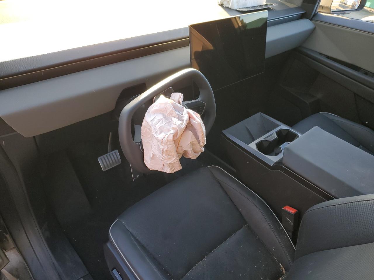 Tesla Cybertruck Image 8