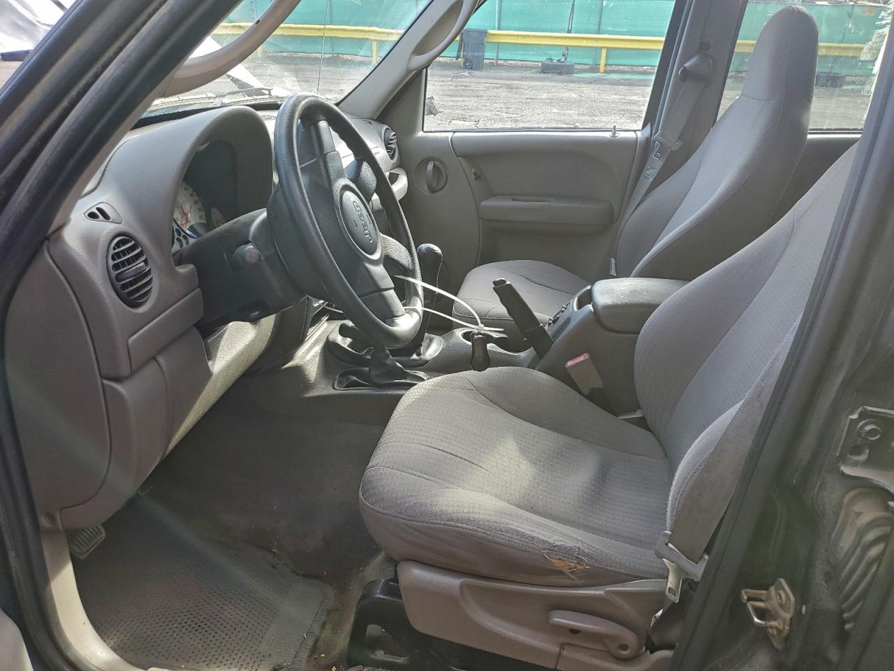 Jeep Liberty Sport Image 8