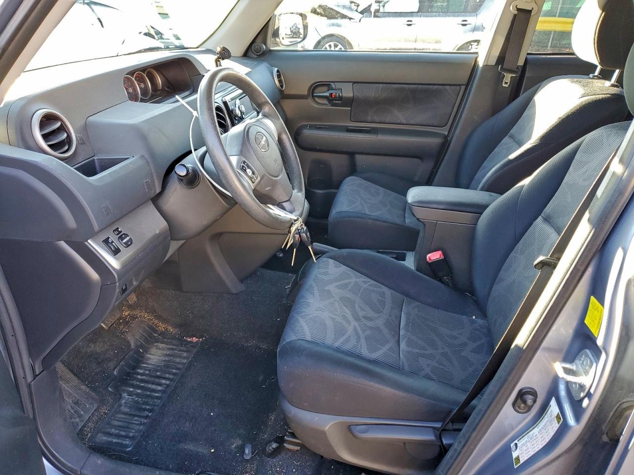 Toyota Scion Xb Image 8