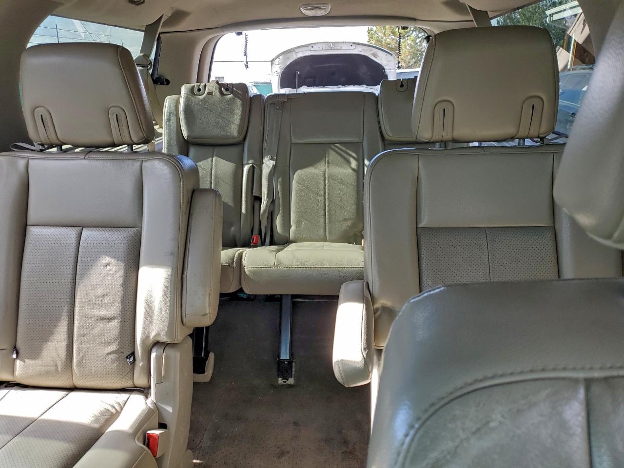 Ford Expedition El Limited Image 9