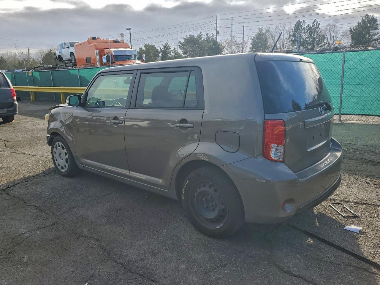 Toyota Scion Image 12