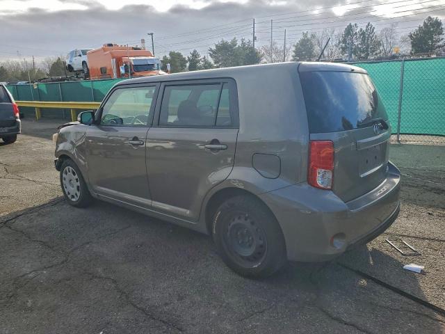 Toyota Scion Image 12