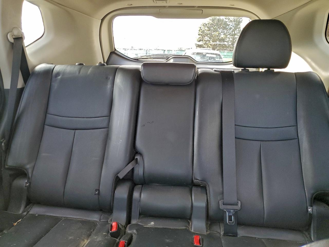 Nissan Rogue S Image 8