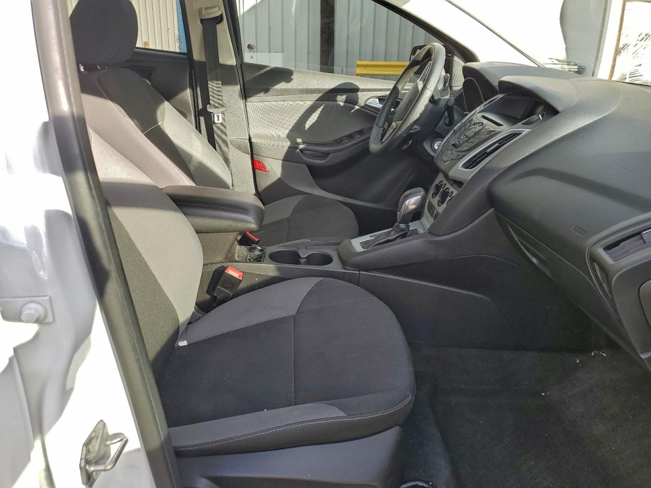 Ford Focus Se Image 11