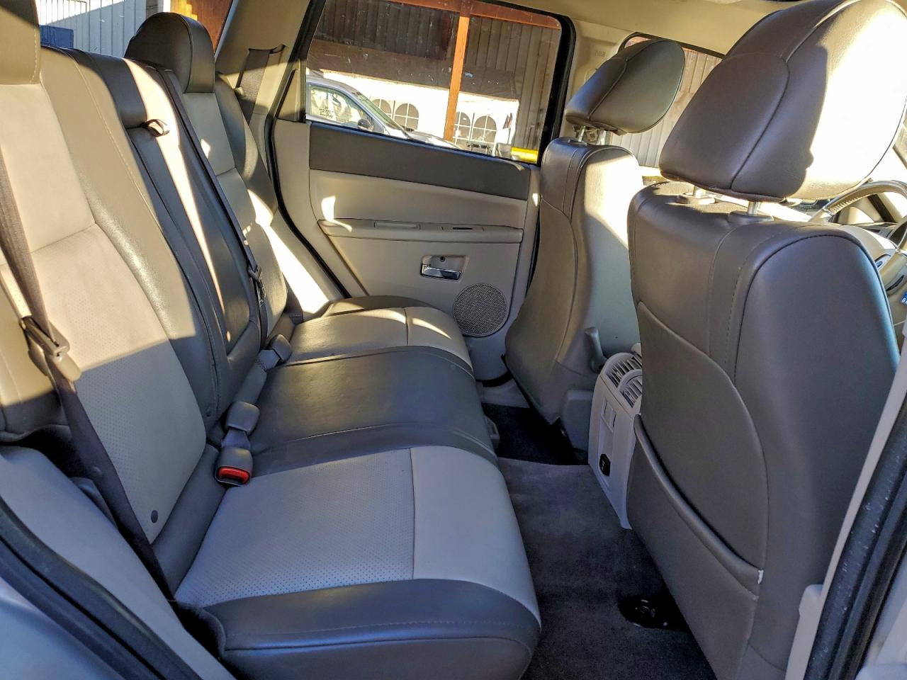 Jeep Grand Cherokee Limited Image 12