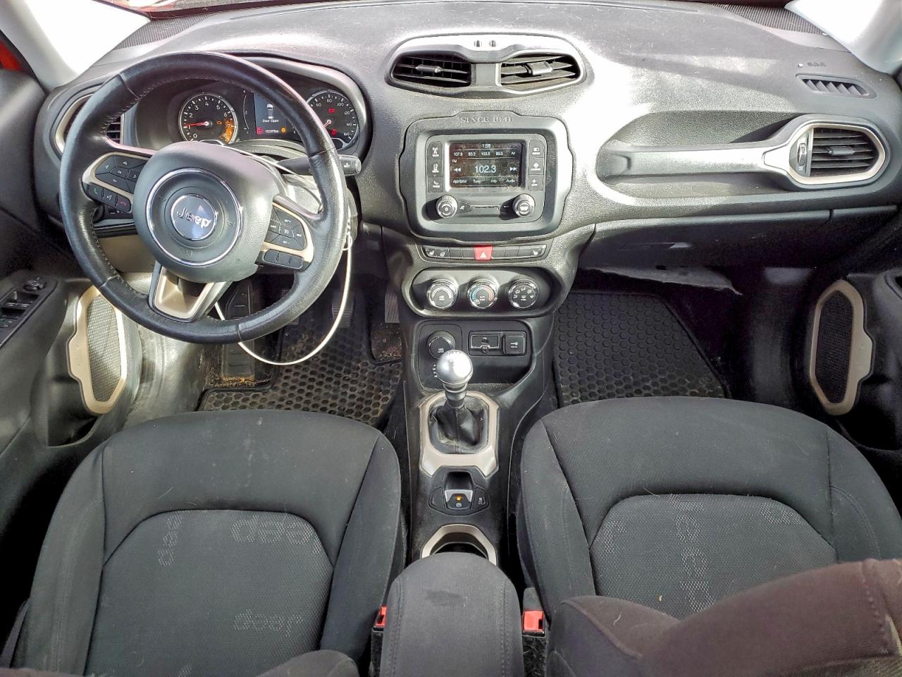 Jeep Renegade Latitude Image 11