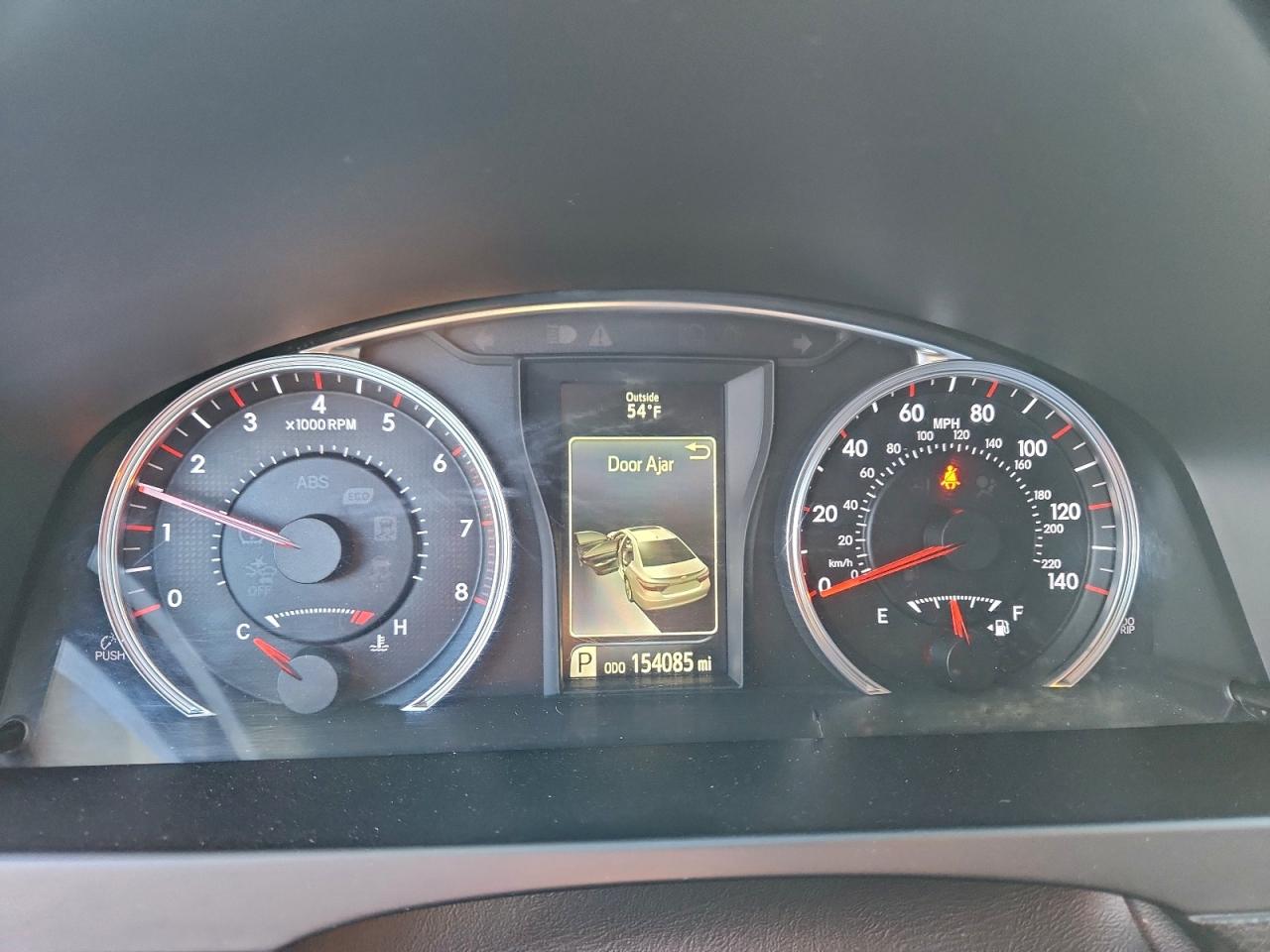 Toyota Camry Le Image 7