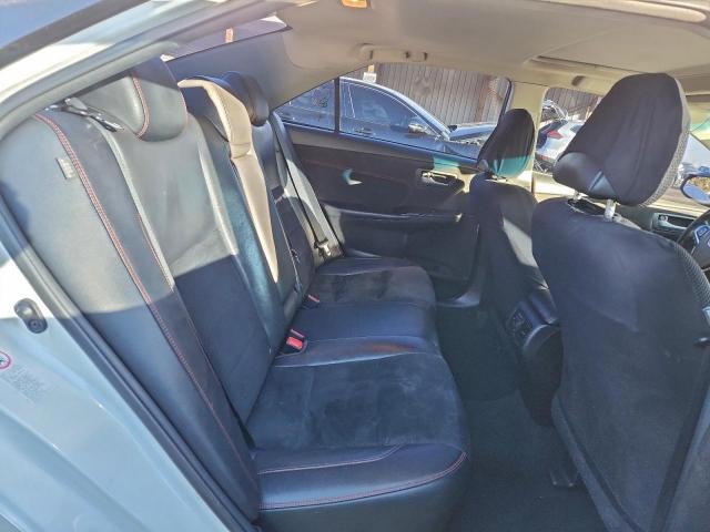 Toyota Camry Le Image 5