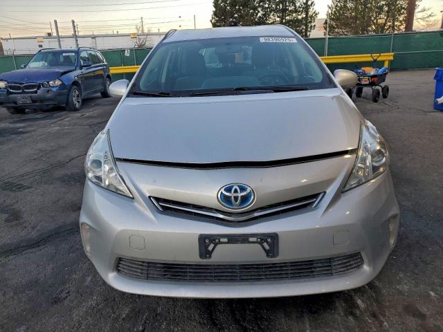 Toyota Prius Image 11