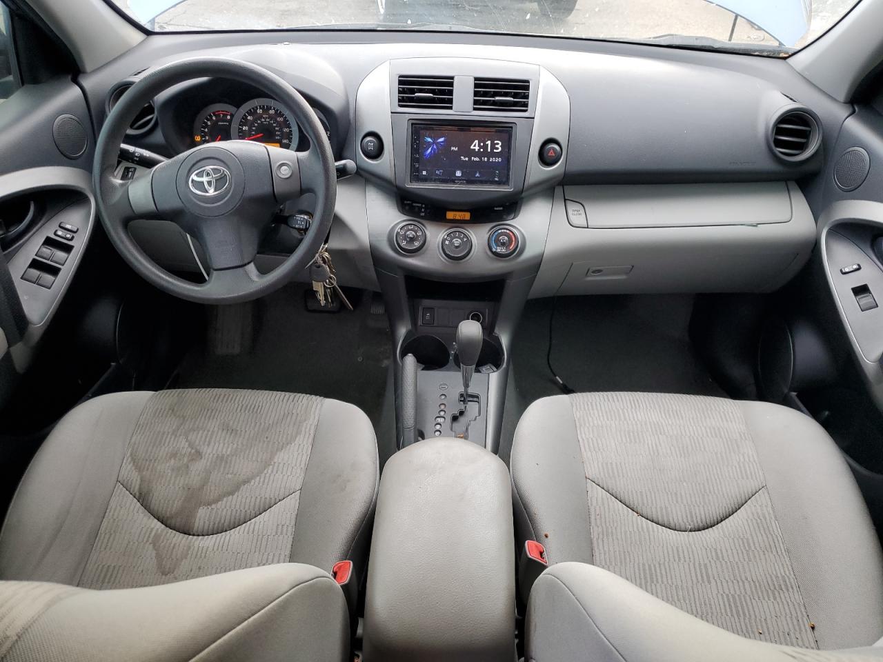 Toyota RAV4 Image 4