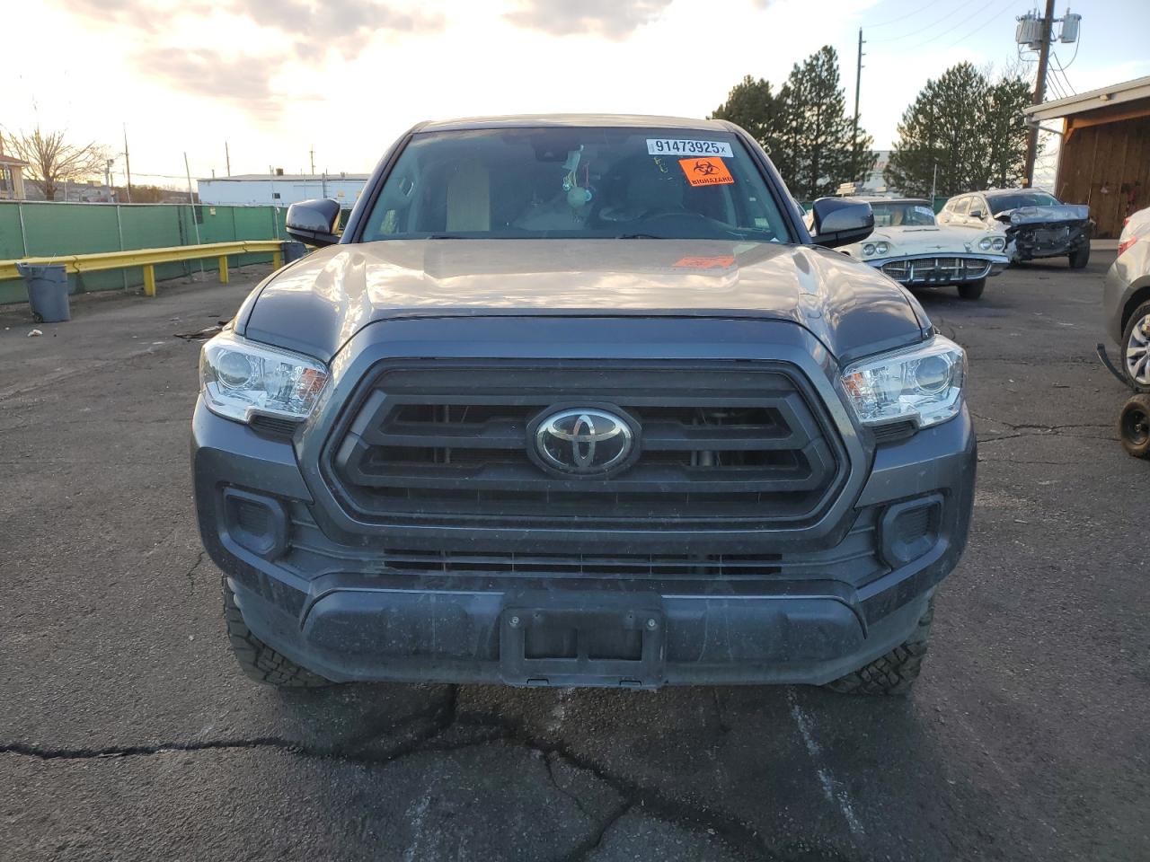 Toyota Tacoma Double Cab Image 4