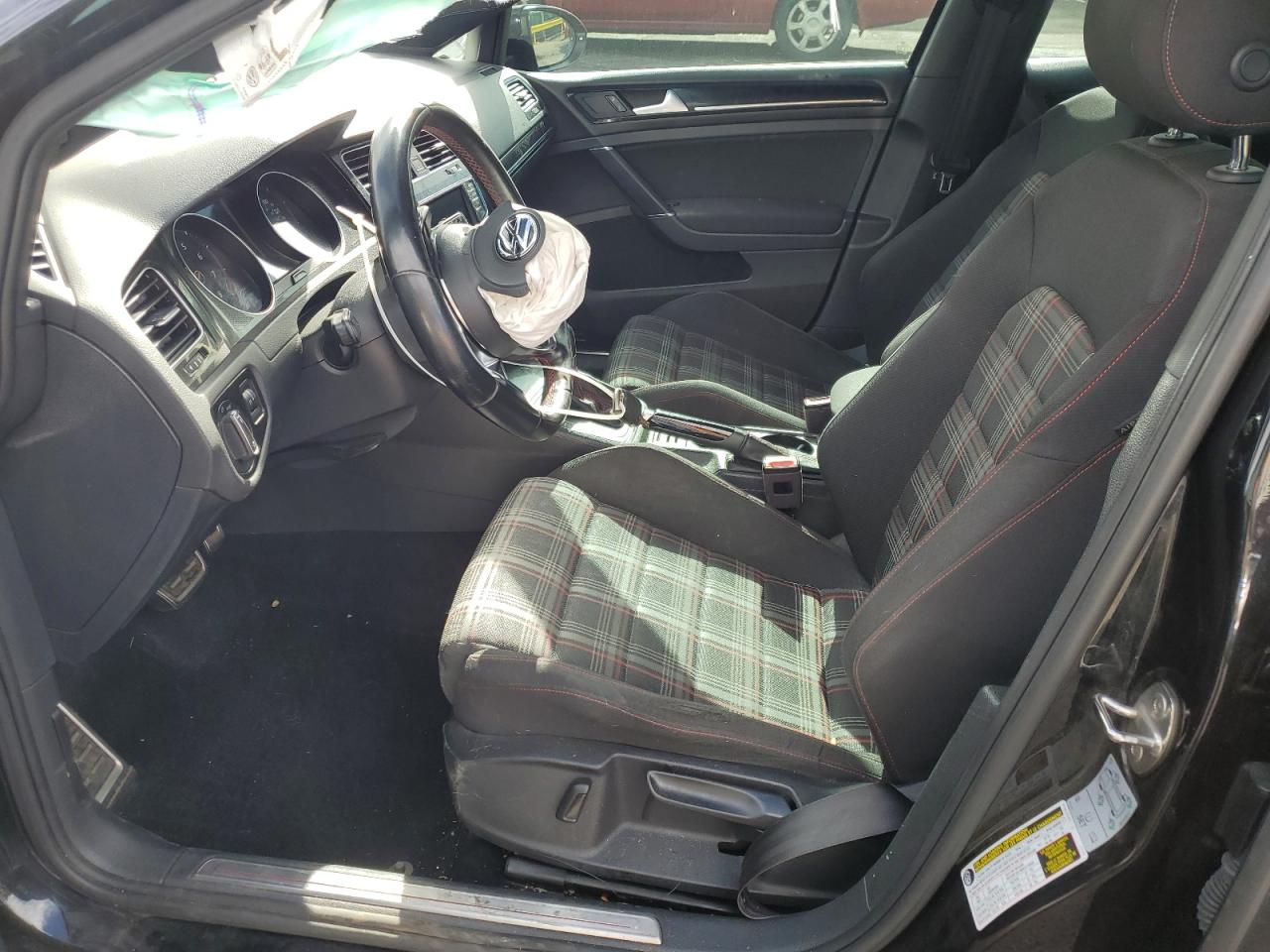 Volkswagen GTI S Image 8