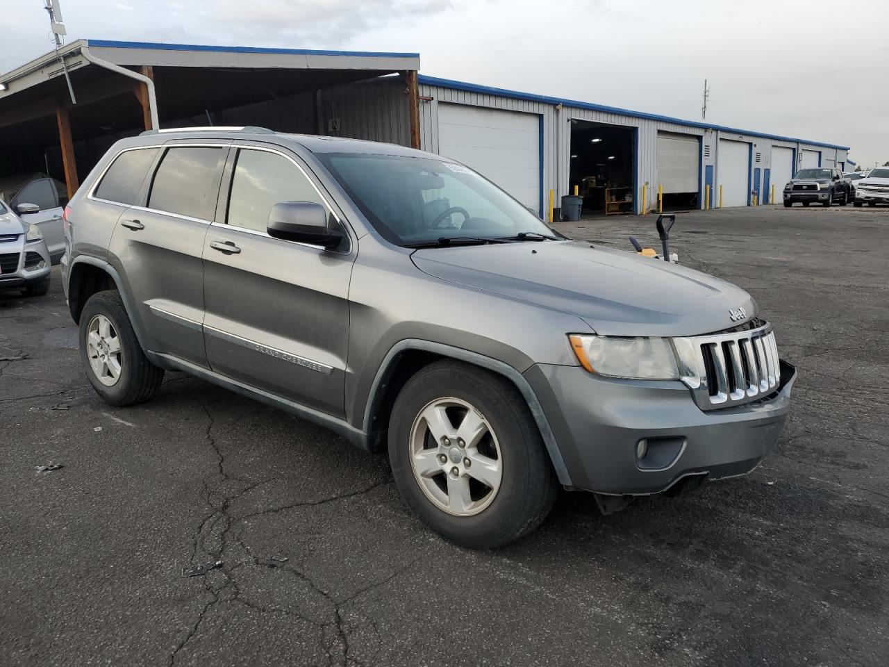 Jeep Grand Cherokee Laredo Image 6