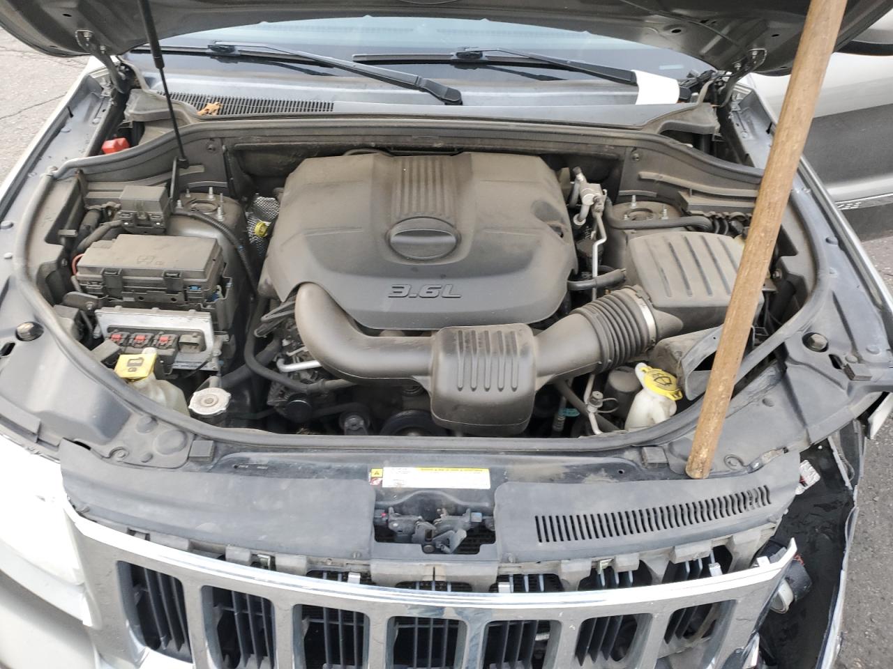 Jeep Grand Cherokee Laredo Image 8