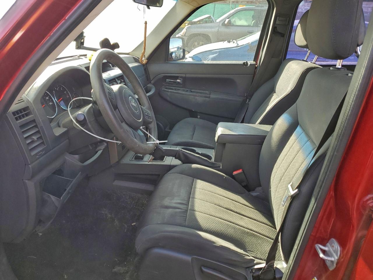 Jeep Liberty Sport Image 9