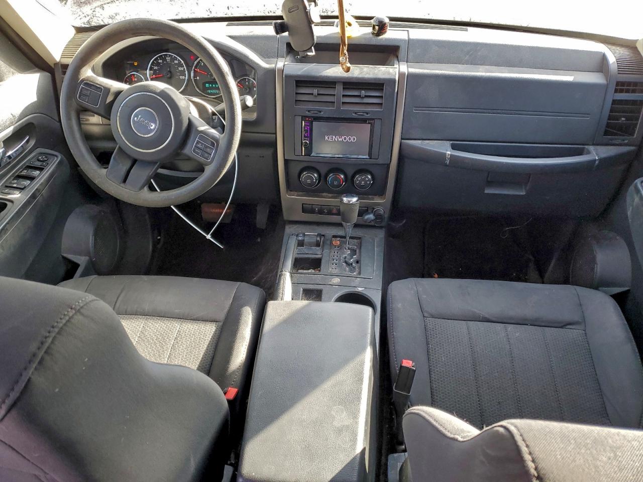 Jeep Liberty Sport Image 10