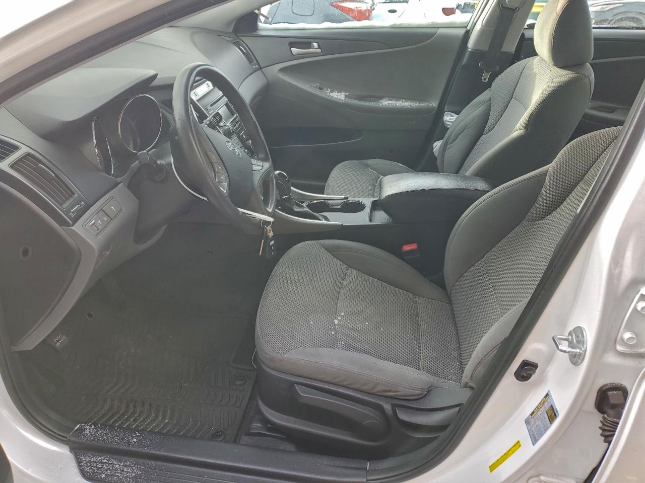 Hyundai SONATA Gls Image 6