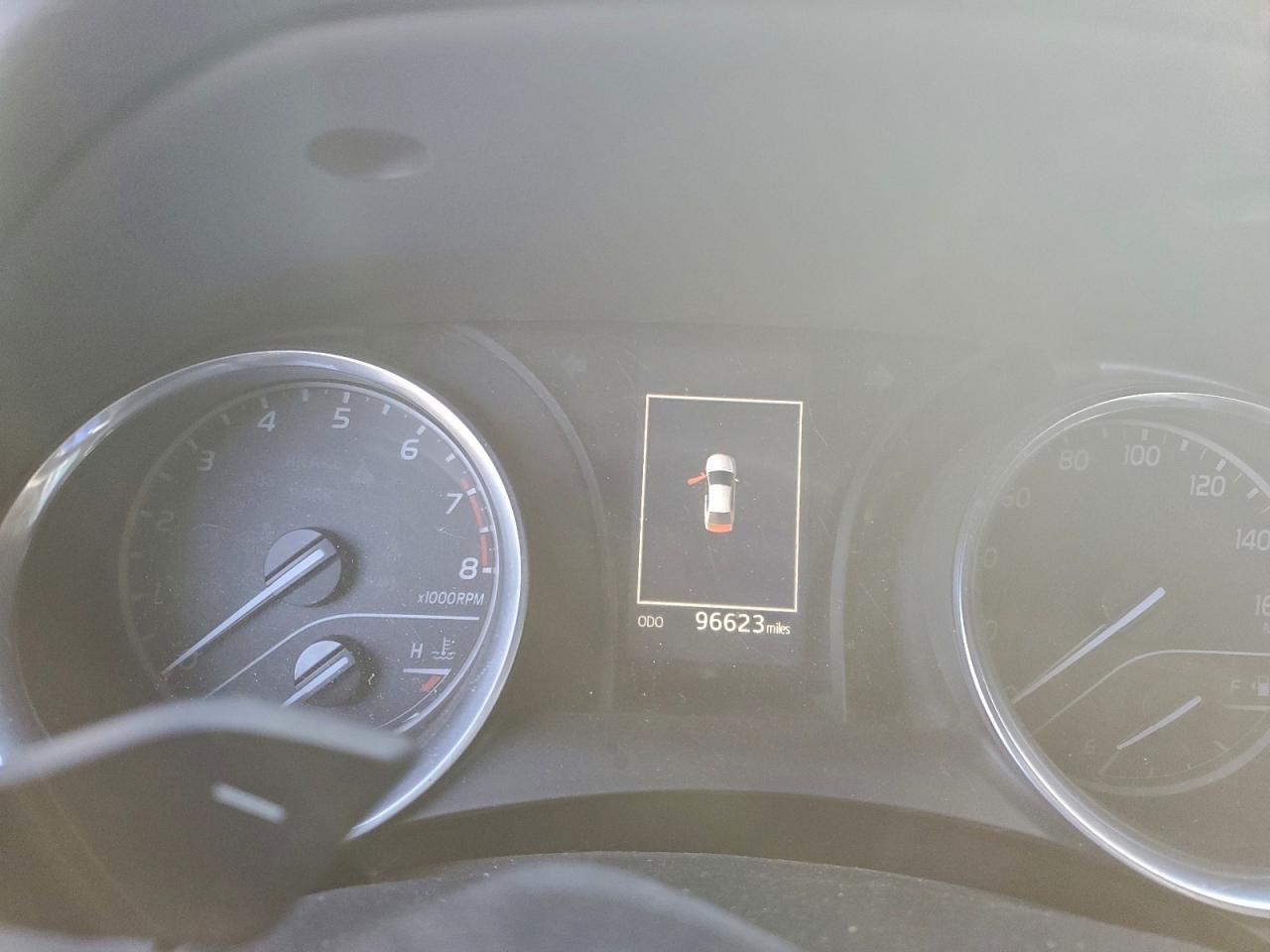 Toyota Camry L Image 10