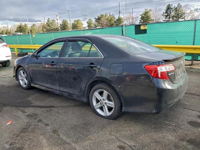 Toyota Camry Base Image 4