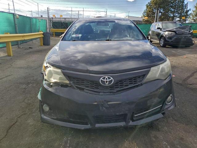Toyota Camry Base Image 8