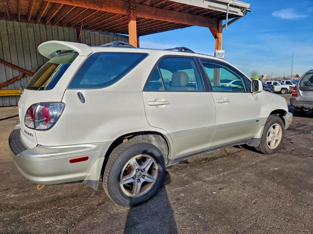 Lexus RX 300 Image 4