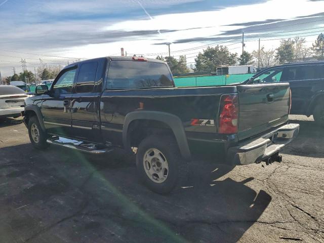 Chevrolet Silverado K1500 Image 3