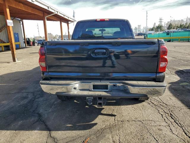 Chevrolet Silverado K1500 Image 4