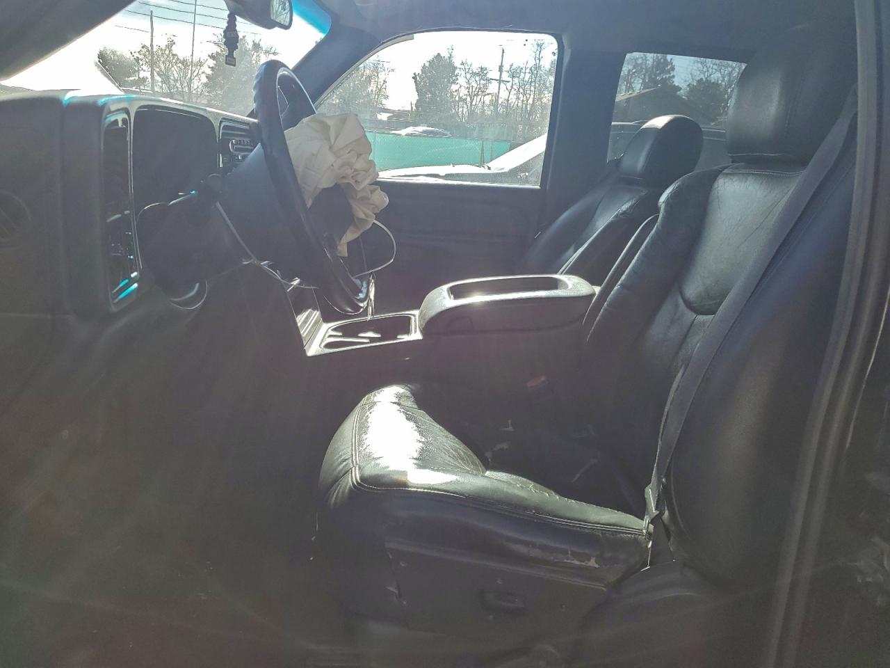 Chevrolet Silverado K1500 Image 2