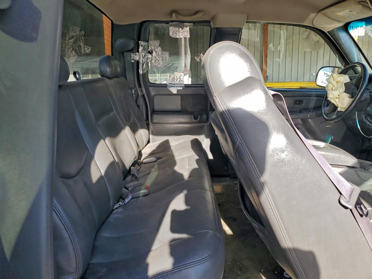 Chevrolet Silverado K1500 Image 9