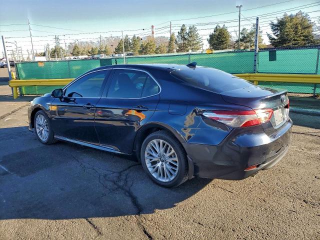 Toyota Camry Hybrid Image 2