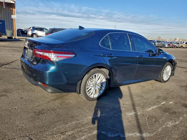 Toyota Camry Hybrid Image 10