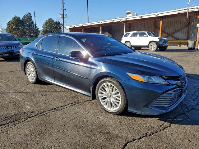 Toyota Camry Hybrid Image 6
