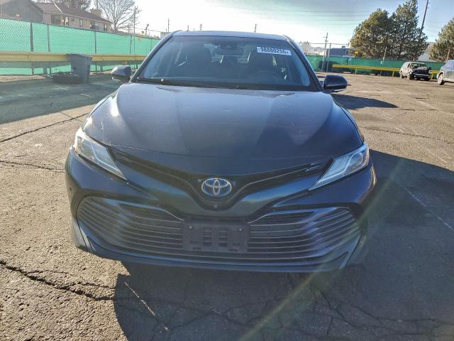 Toyota Camry Hybrid Image 9