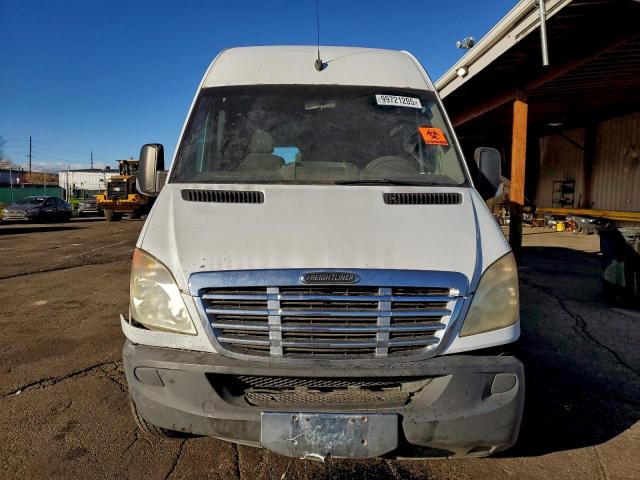 Freightliner Sprinter 2500 Image 3