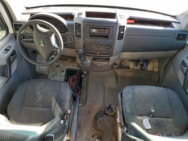 Freightliner Sprinter 2500 Image 4