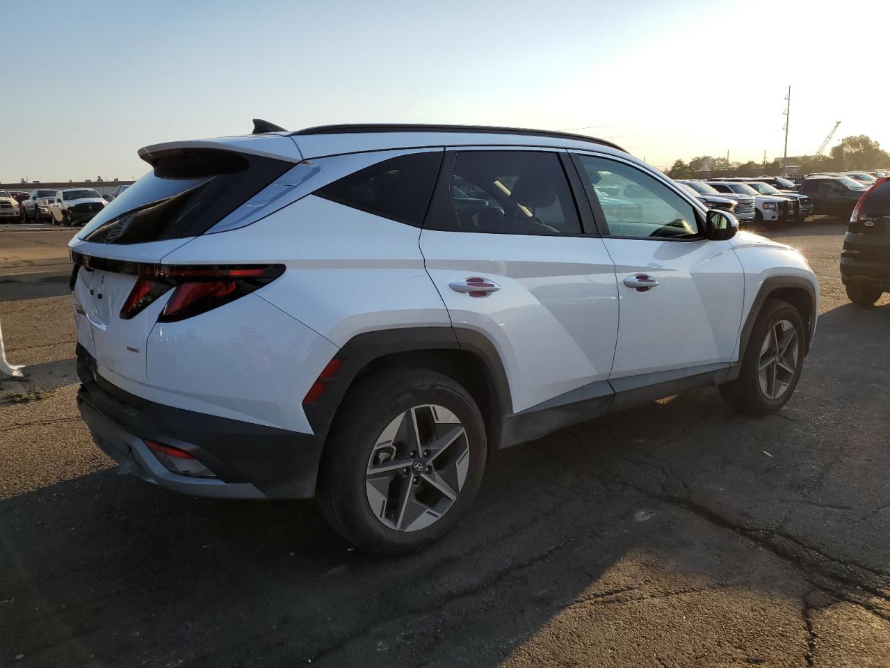 Hyundai TUCSON Sel Image 3