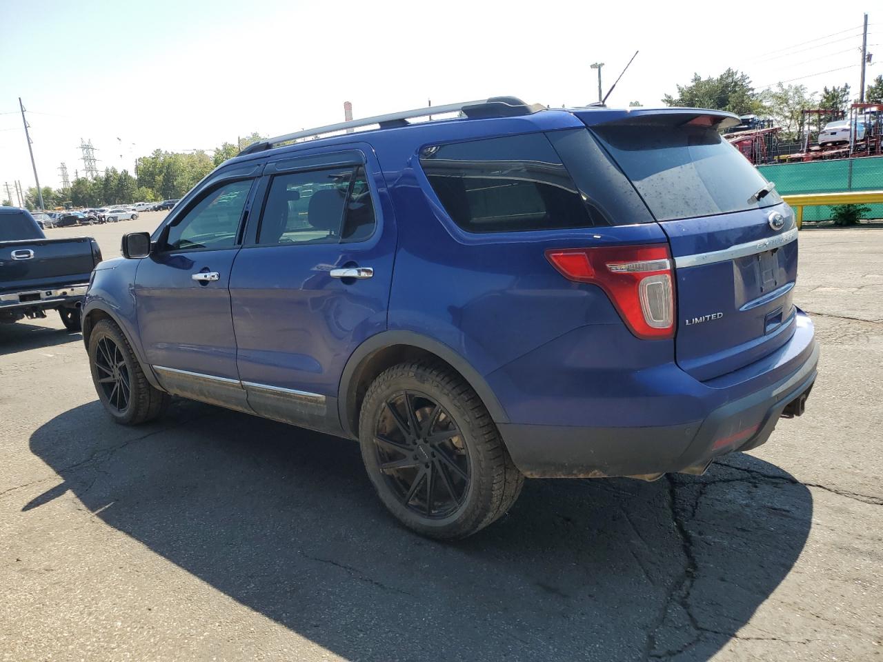 Ford Explorer Limited Image 4