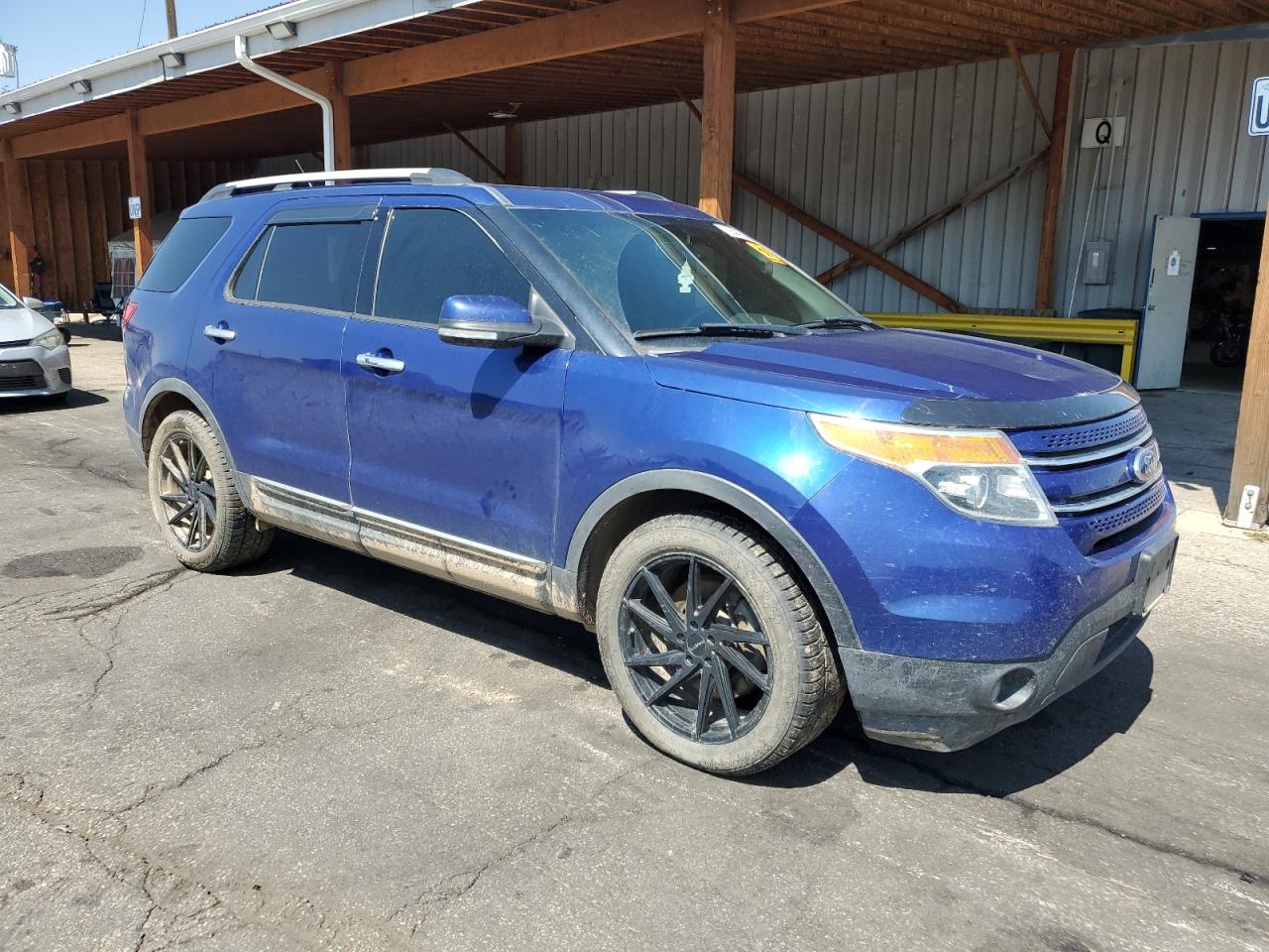 Ford Explorer Limited Image 9