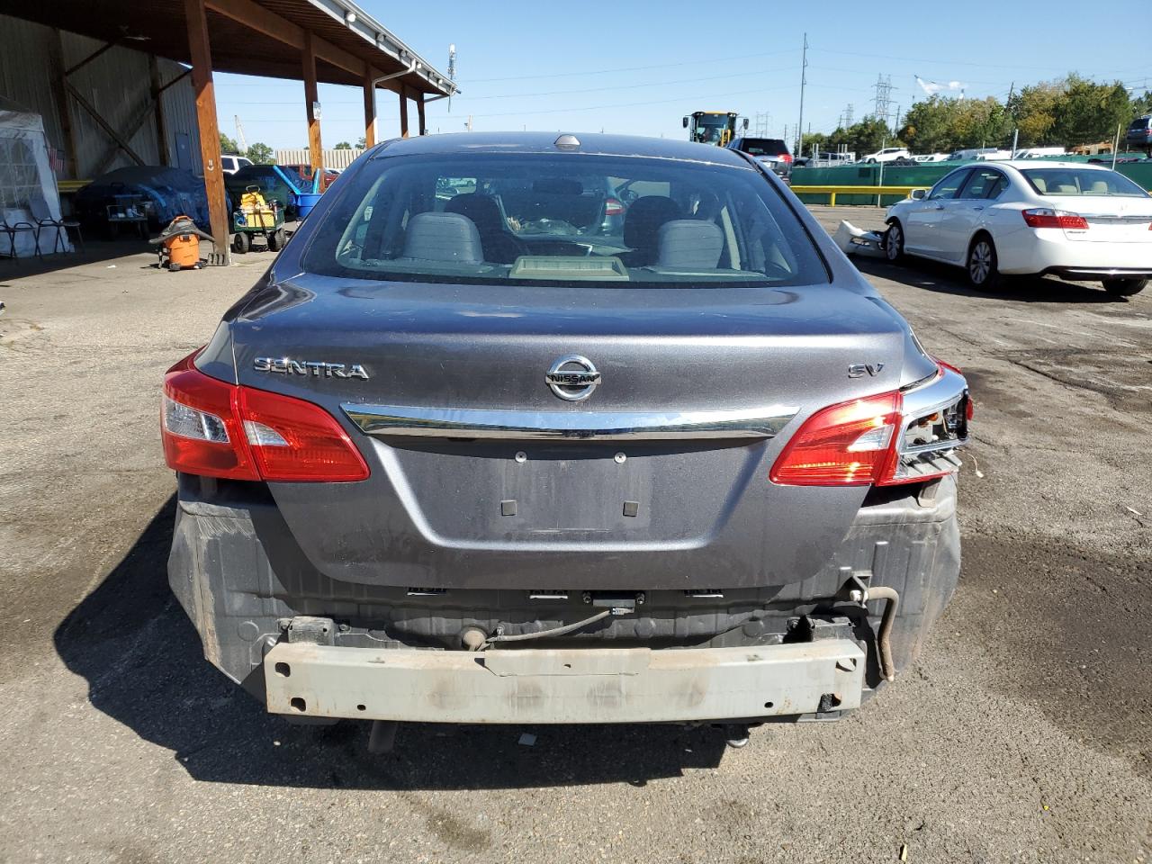 Nissan Sentra S Image 8