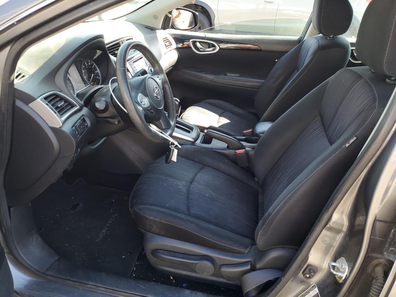 Nissan Sentra S Image 5