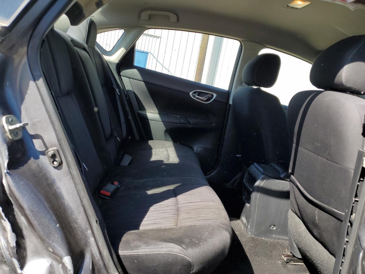 Nissan Sentra S Image 11