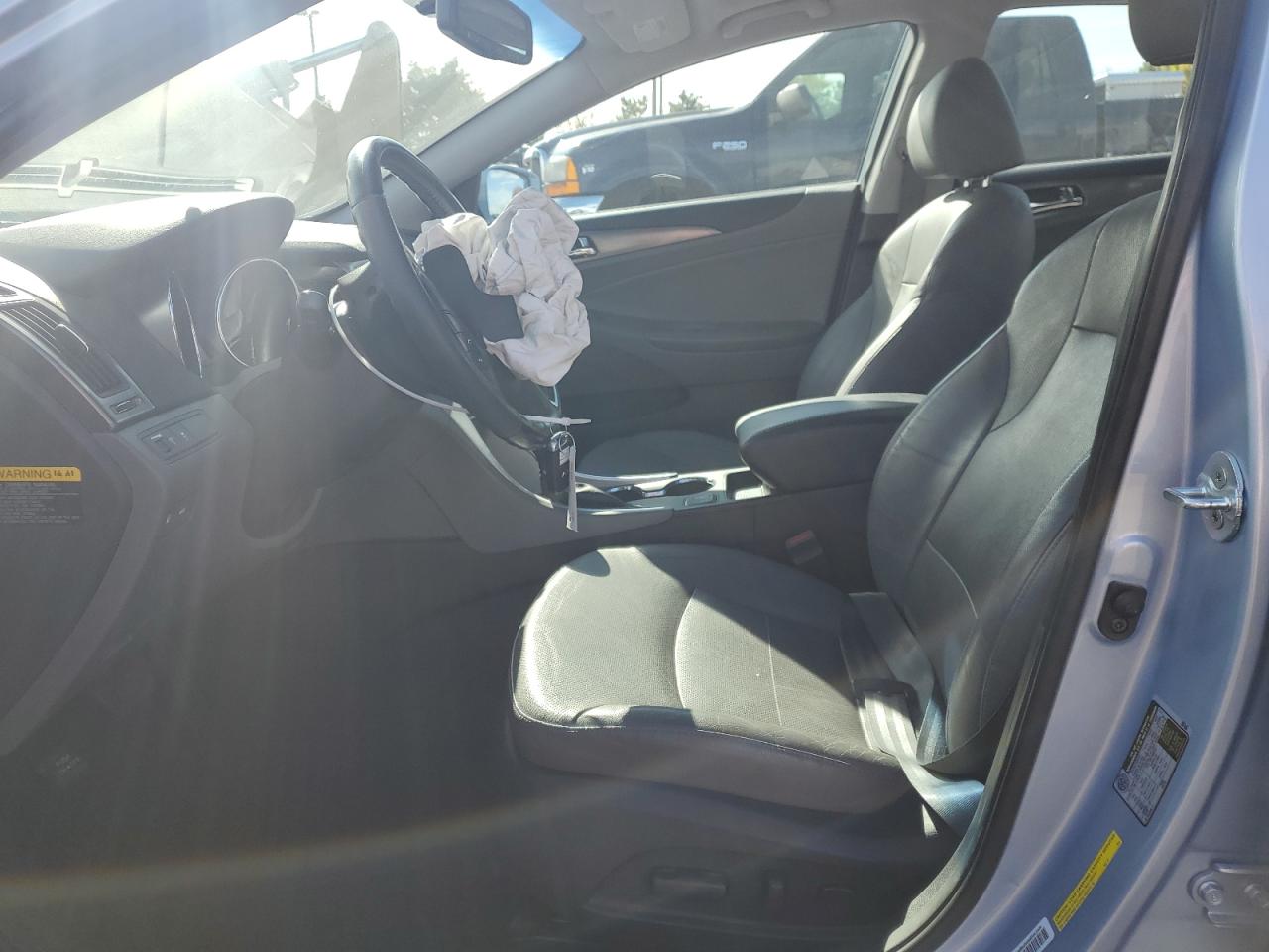 Hyundai SONATA Hybrid Image 4