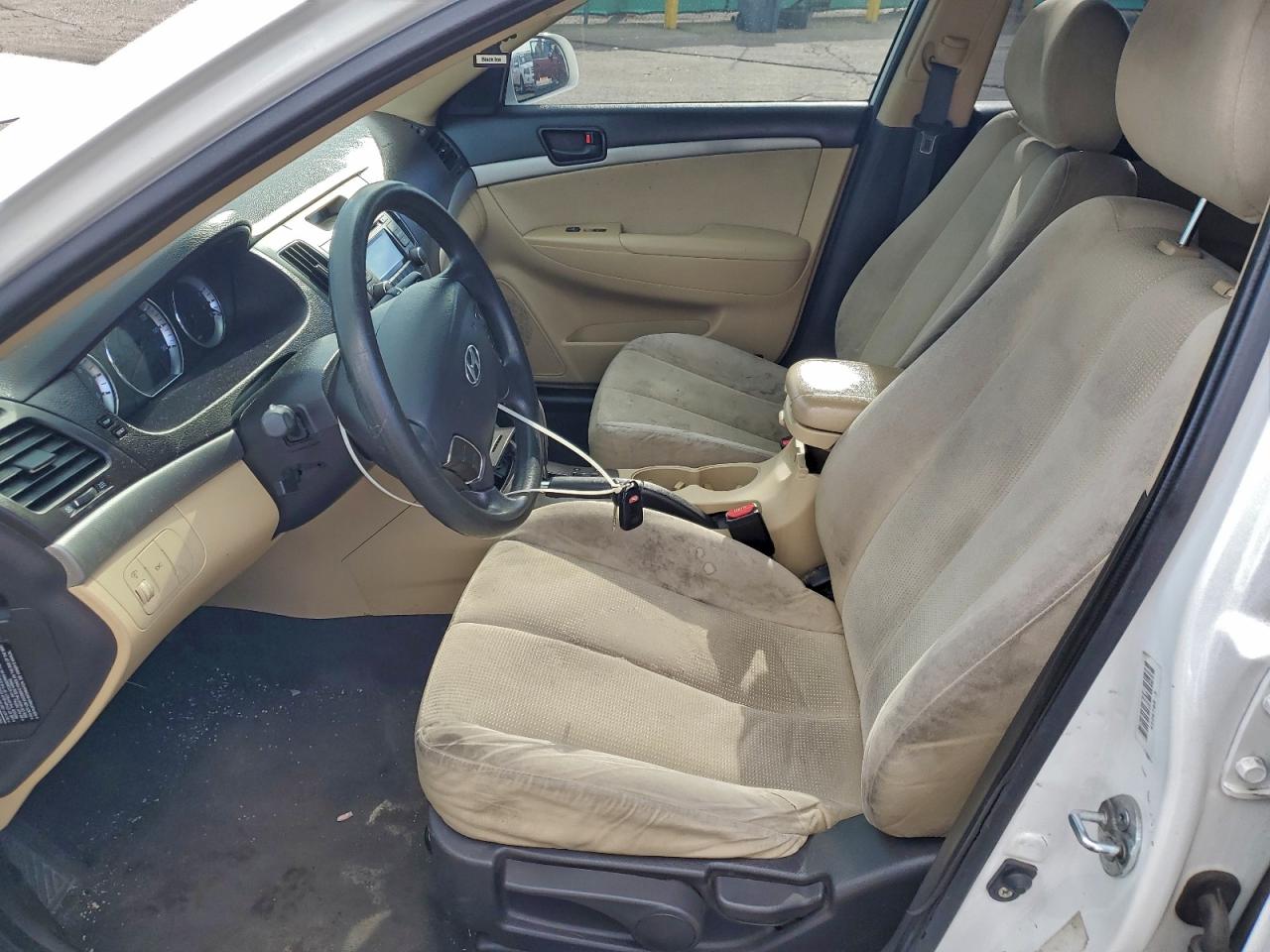 Hyundai SONATA Gls Image 2