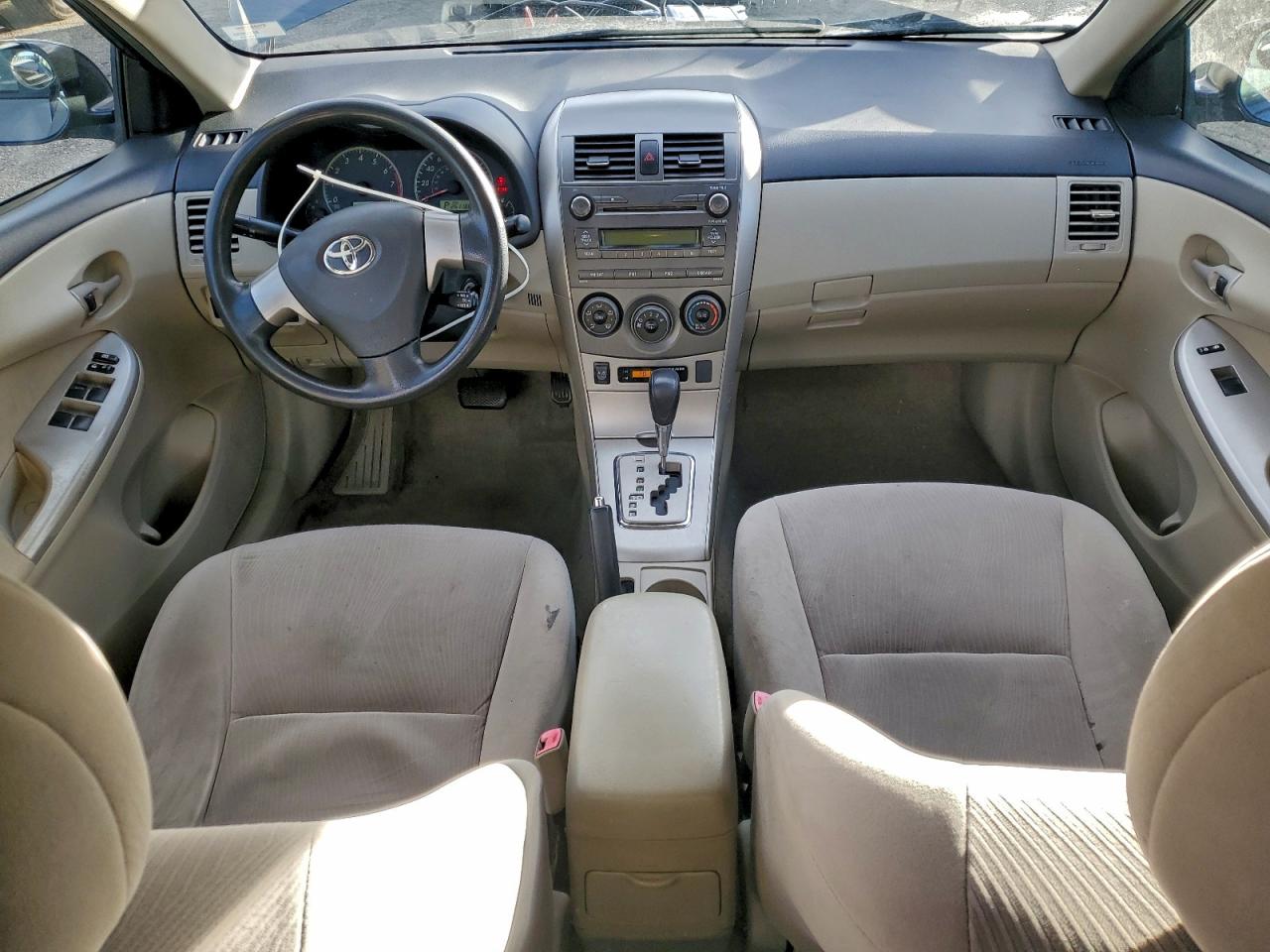 Toyota Corolla Base Image 5
