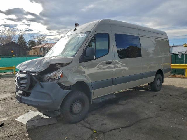  Salvage Mercedes-Benz Sprinter