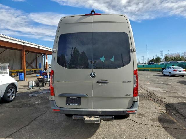 Mercedes-Benz Sprinter 2500/3500 Image 4